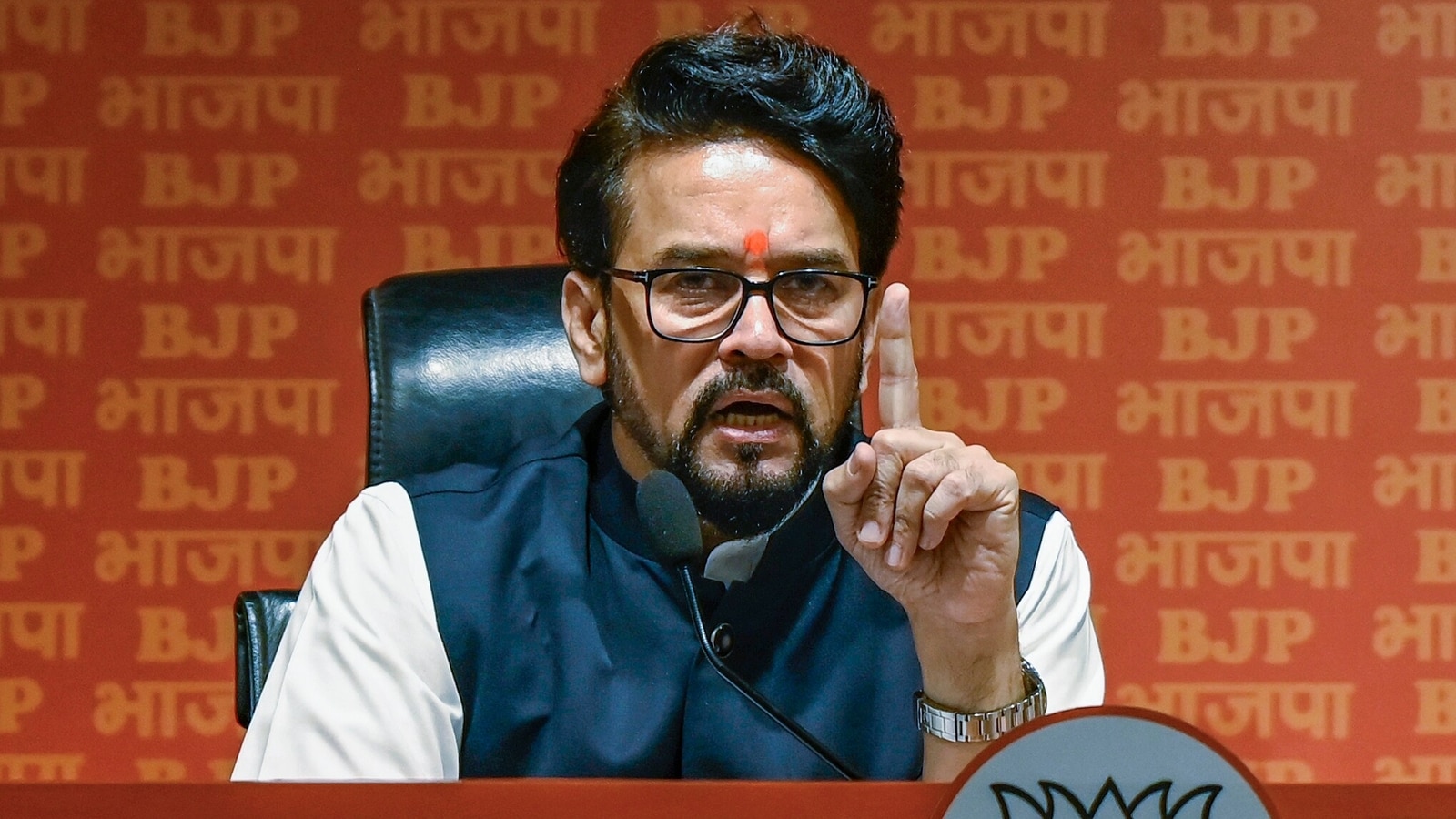 અનુરાગ ઠાકુરનું સ્પષ્ટ નિવેદન: પાકિસ્તાન સાથે દ્વિપક્ષીય મેચ રમતા નથી, એશિયા કપ મજબૂરી Anurag Thakurs clear statement Not playing bilateral matches with Pakistan Asia Cup is a must