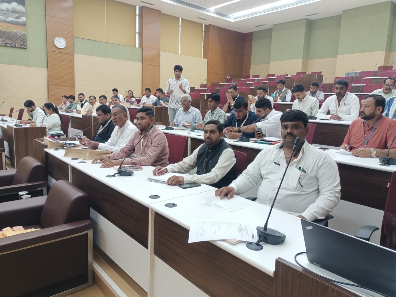 Sarpanch and Talati of Vavdi village invited for national training in Delhi pride of the village