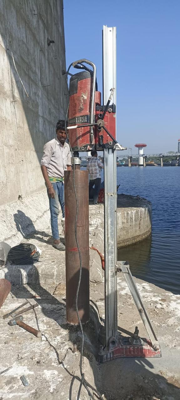 અમદાવાદનું સુભાષ બ્રિજ બંધ: ડિફેક્ટની તપાસ, ફાઉન્ડેશન ટેસ્ટિંગ અને સલામતી માટે વિશેષ નિરીક્ષણ 1 Ahmedabads Subhash Bridge closed Defect investigation foundation testing and special inspection for safety 2