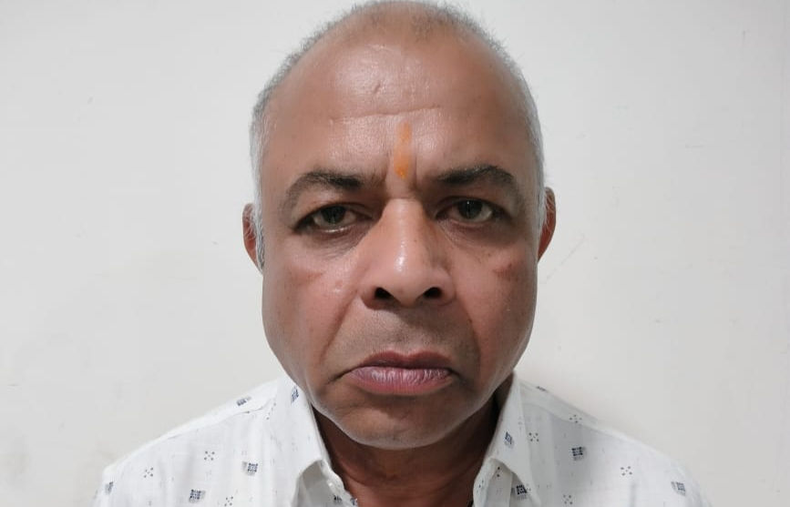 અમદાવાદ ACB ટ્રેપ: નિવૃત્ત પ્રિન્સિપાલ ફાઈલો માટે ટ્રસ્ટી લાંચ લેતા વોચમેન રંગેહાથ પકડાયો Ahmedabad ACB Trap Watchman caught red handed taking bribe from trustee for retired principals files