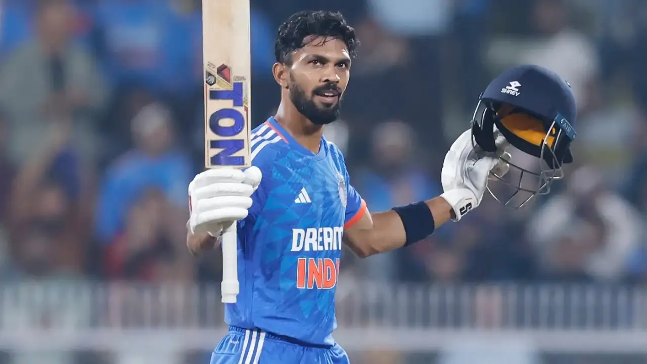 રુતુરાજ ગાયકવાડે લિસ્ટ A ક્રિકેટમાં માઈકલ બેવનનો રેકોર્ડ તોડી, સૌથી વધુ સરેરાશ (૫૮.૮૩) હાંસલ કર્યો Ruturaj Gaikwad breaks Michael Bevans record in List A cricket achieves highest average 58.83