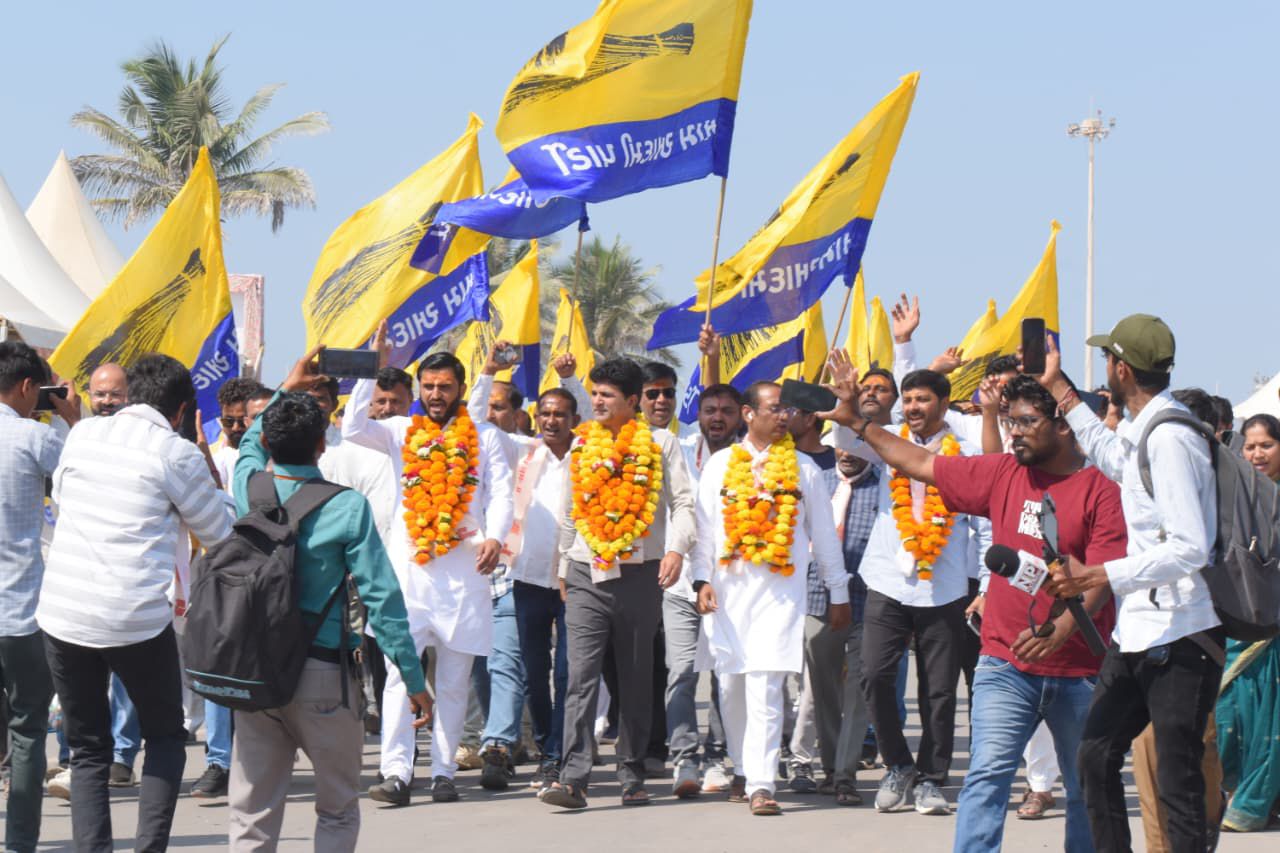 AAPની “પરિવર્તન લાવો, ખેડૂત બચાવો યાત્રા” સોમનાથથી શરૂ, ખેડૂતોના હક્ક માટે લડત 1 GARVI GUJARAT 1 15