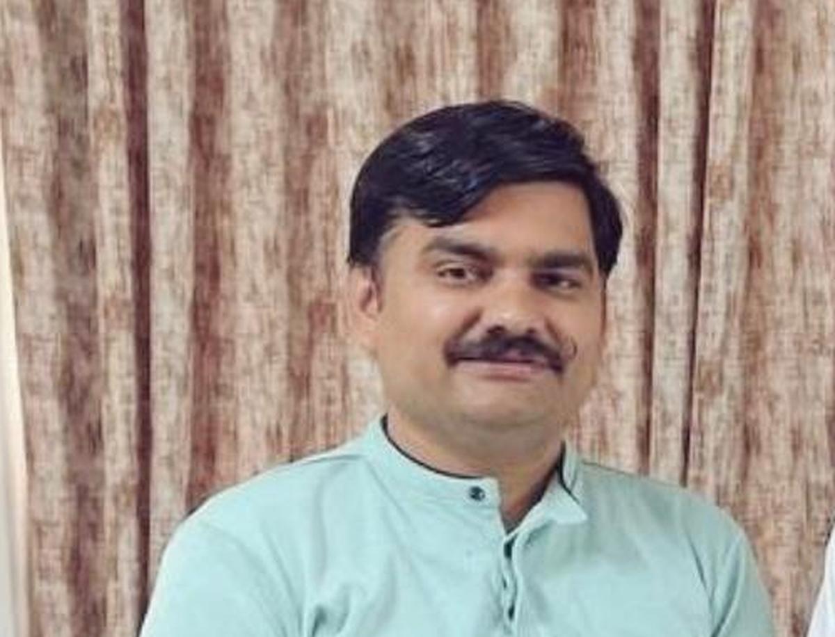 AAP યુવા નેતા યુવરાજસિંહ જાડેજાએ નકલી દૂધનો ટેન્કર પકડી, હુમલાના આરોપ સાથે તપાસની માંગ GARVI GUJARAT 8