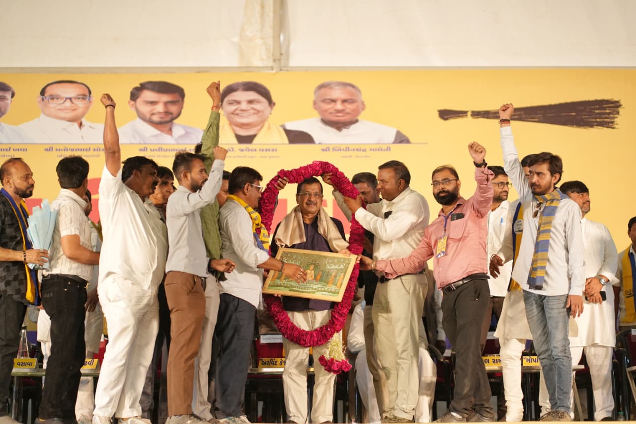 ગાંધીનગરમાં “પરિવર્તન લાવો, કિસાન બચાવો” યાત્રાનું સમાપન, અરવિંદ કેજરીવાલે ખેડૂતો માટે અવાજ ઉઠાવ્યો 7 GARVI GUJARAT 3 3