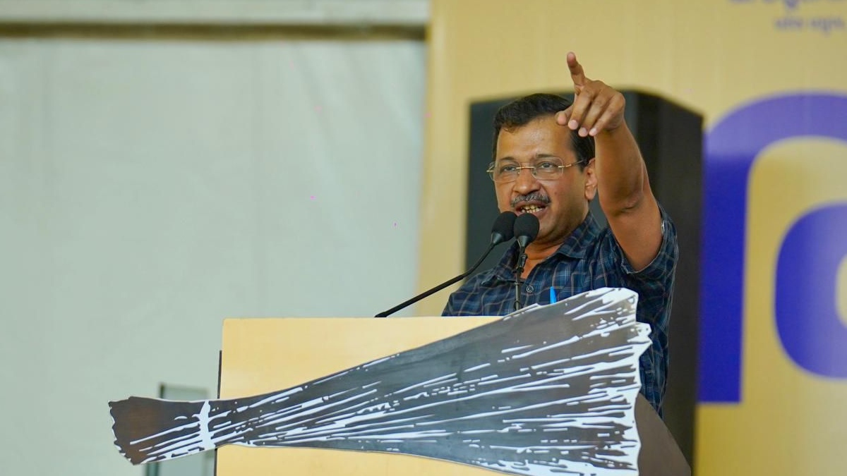 જામનગરમાં AAPની ‘વિજય વિશ્વાસ સભા’: કેજરીવાલે ભાજપ-કોંગ્રેસ પર નિશાન, બદલાવની અપીલ GARVI GUJARAT 47