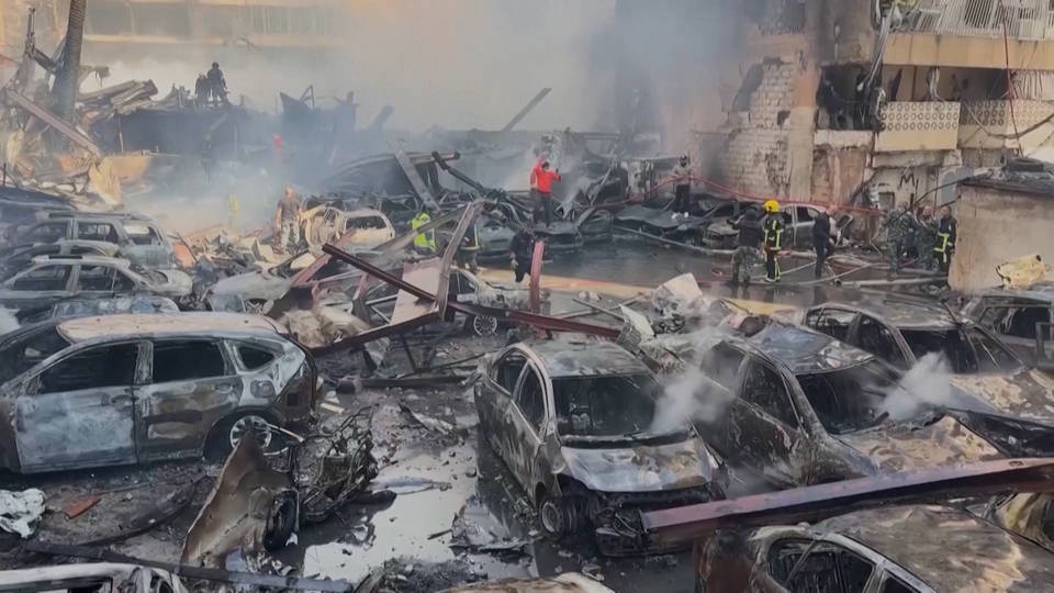 ઈઝરાયલ-લેબેનોન હવાઈ હુમલો: ૧૦ મિનિટમાં ૧૦૦ ઠેકાણે બોમ્બ, ૨૫૦થી વધુનાં મોત Israel Lebanon airstrikes 100 bombs dropped in 10 minutes over 250 dead