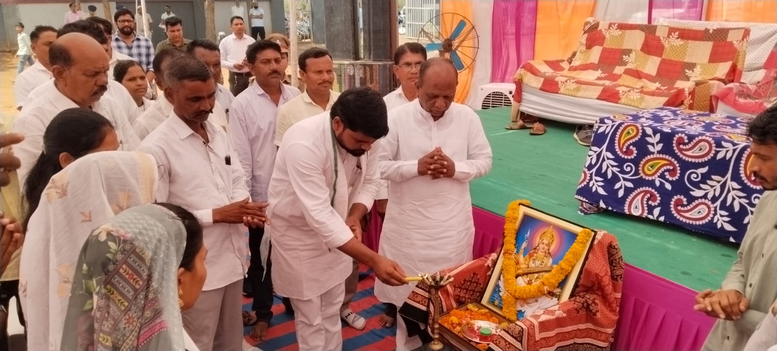ઉમરાણમાં જનકલ્યાણ શિબિર અને વૃક્ષારોપણ કાર્યક્રમ યોજાયો, ધારાસભ્ય ચૈતર વસાવાએ આપ્યું માર્ગદર્શન GARVI GUJARAT 3 4
