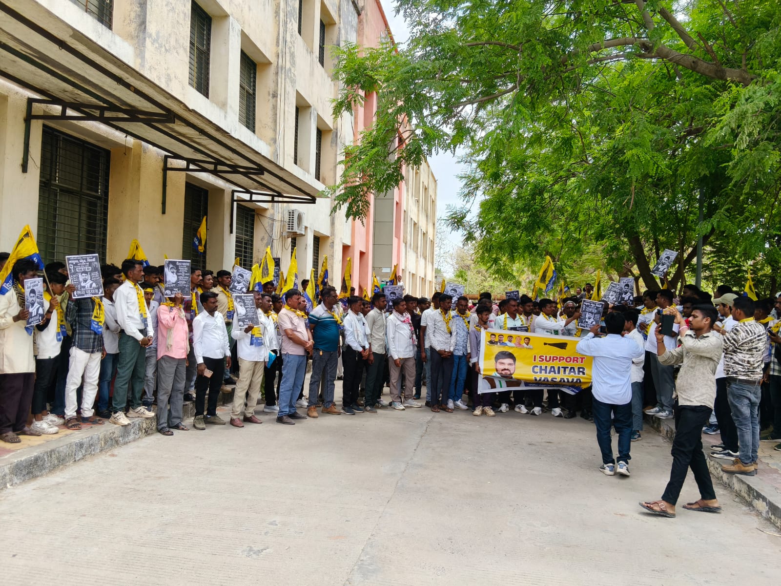GARVI GUJARAT 4 4