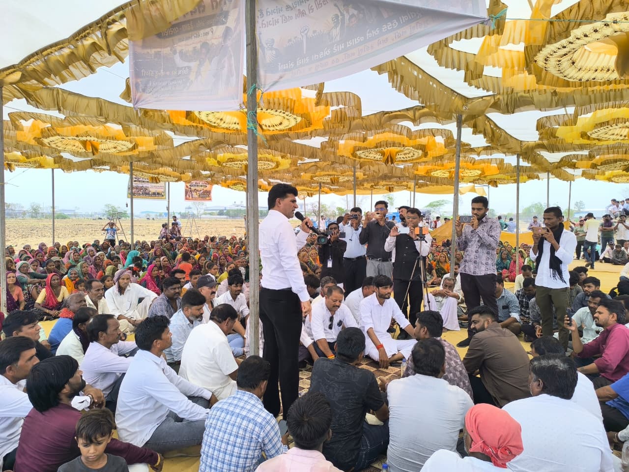 GARVI GUJARAT 5 8