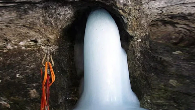 અમરનાથ યાત્રામાં ચિંતા: બાબા બર્ફાની પીગળી રહ્યા છે, શિવલિંગ માત્ર 1 ફૂટ રહ્યું Concern regarding the Amarnath Yatra Baba Barfani is melting the Shivling is now only one foot tall