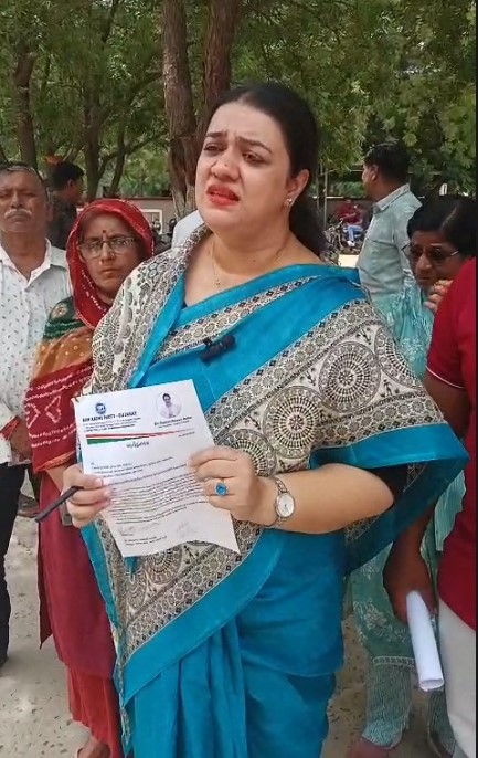 પશ્ચિમ કચ્છમાં દારૂના અડ્ડા બંધ કરાવવા આપની ચીમકી, 10 દિવસમાં કાર્યવાહી નહીં થાય તો આંદોલન GARVI GUJARAT 120
