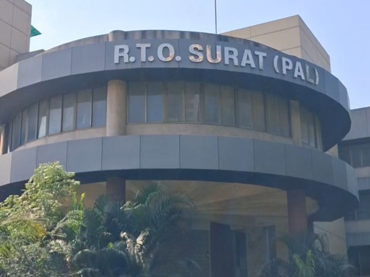 સુરત RTOના કડક નિયમો સામે ડીલરો-સબડીલરોમાં રોષ, સરકાર પાસે નીતિ-નિયમોની સમીક્ષાની માંગ GARVI GUJARAT 124