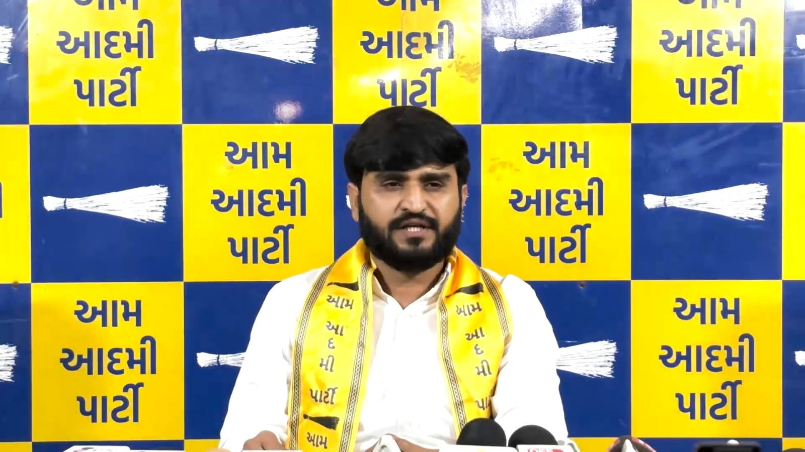 દુષ્કાળ જાહેર કરવાની માંગ સાથે AAPનું અલ્ટીમેટમ, 29મીએ ખંભાળિયામાં સત્યાગ્રહની જાહેરાત GARVI GUJARAT 16